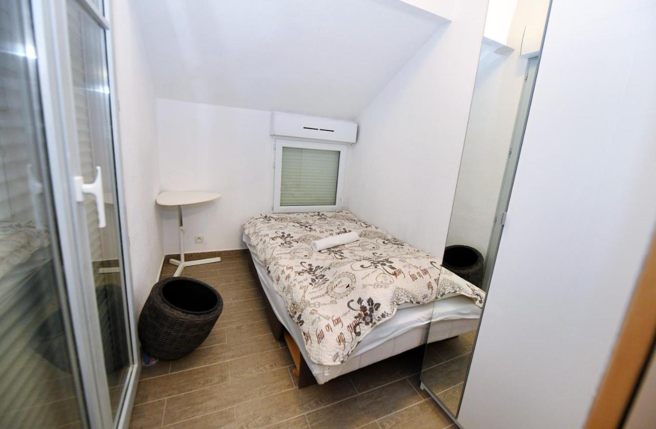 Apartmani Ivan V Relax Vodice Exterior foto